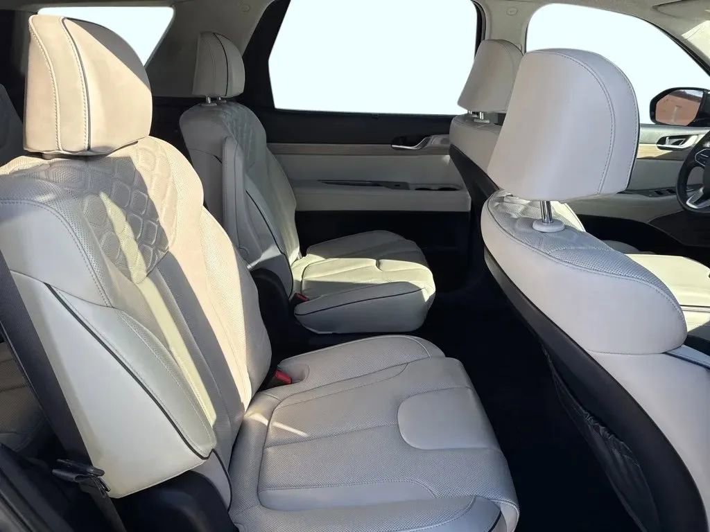 Used 2021 Hyundai Palisade Limited image 32