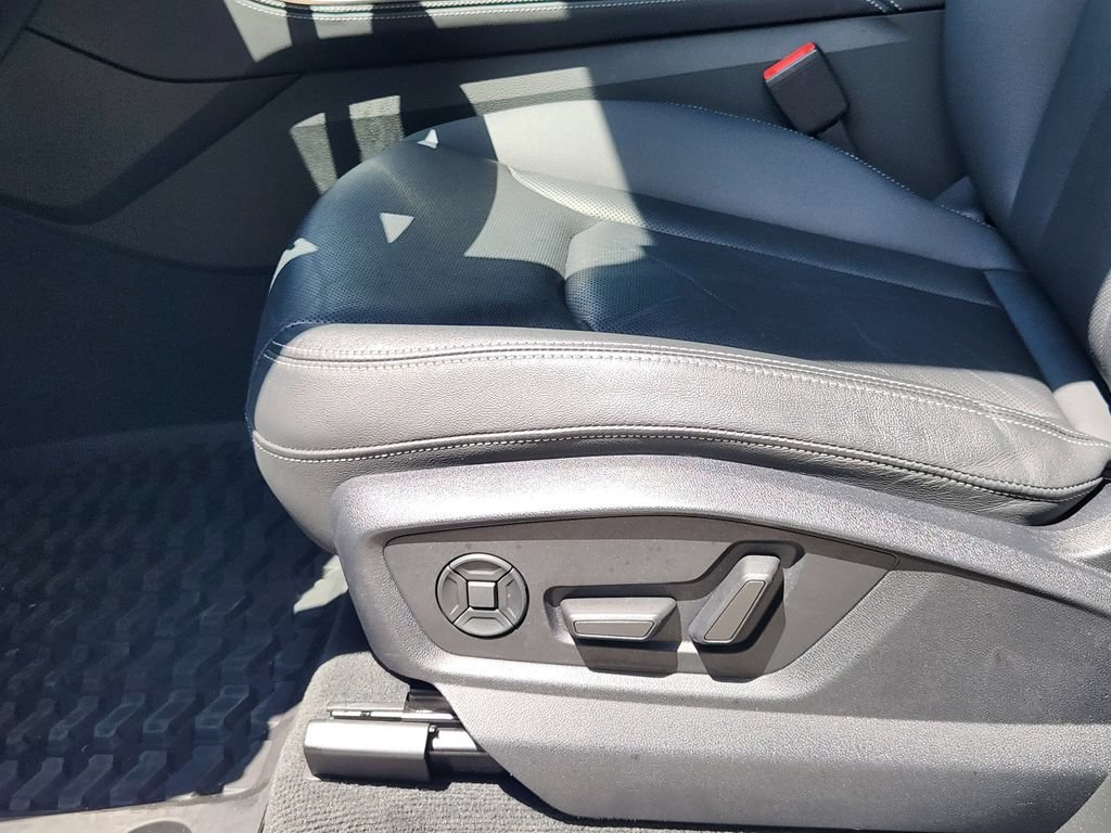 Certified 2023 Audi Q8 Premium Plus AWD/4WD image 28