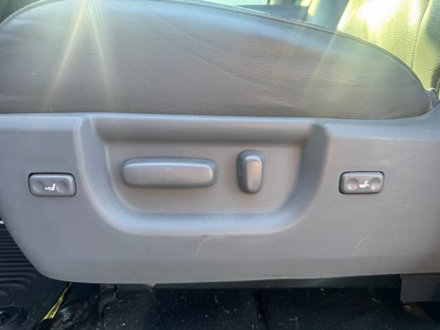 Used 2020 Toyota Sequoia Platinum AWD/4WD image 27
