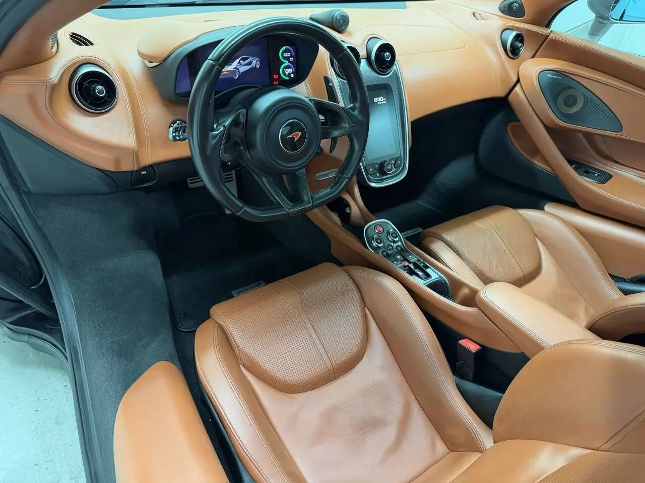 Used 2017 McLaren 570S RWD image 2