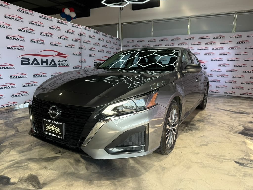 Used 2025 Nissan Altima 2.5 SV FWD image 3