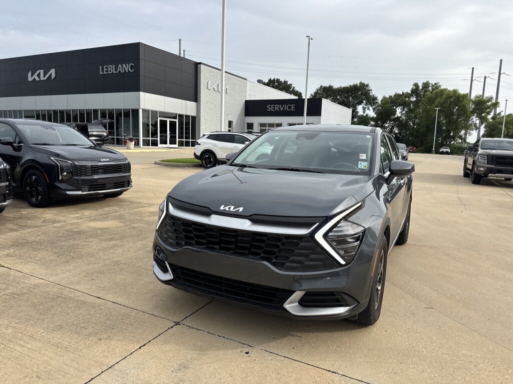 Certified 2024 Kia Sportage LX FWD image 6