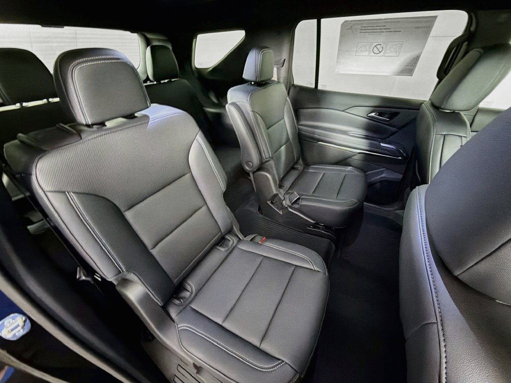 New 2026 Chevrolet Traverse LT w/ Midnight/Sport Edition AWD/4WD image 28