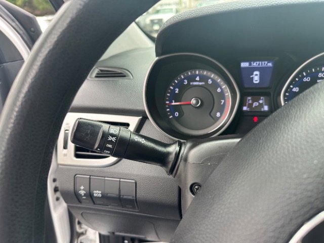 Used 2017 Hyundai Elantra GT image 24