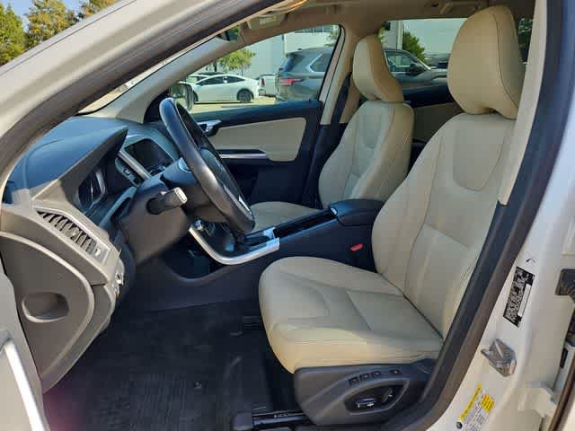 Used 2016 Volvo XC60 T5 Premier w/ Proximity Package FWD image 14