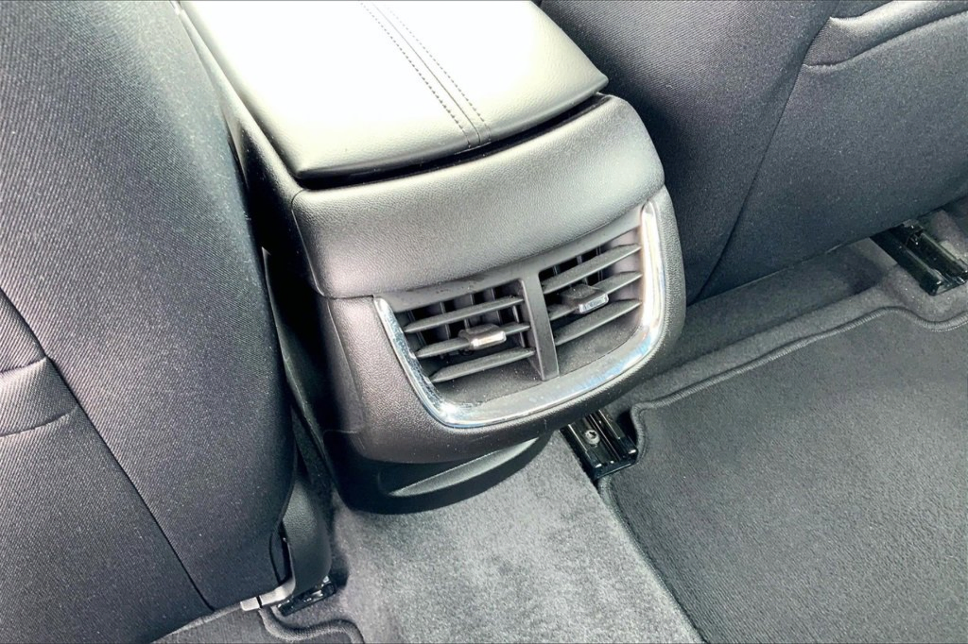 Used 2022 Chevrolet Malibu LT FWD image 36