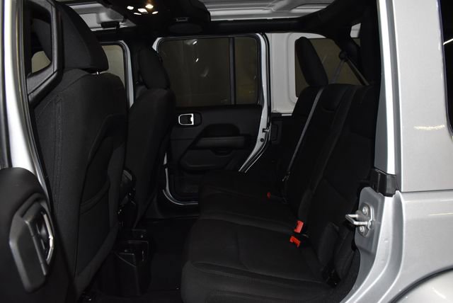 Used 2023 Jeep Wrangler Sahara image 27