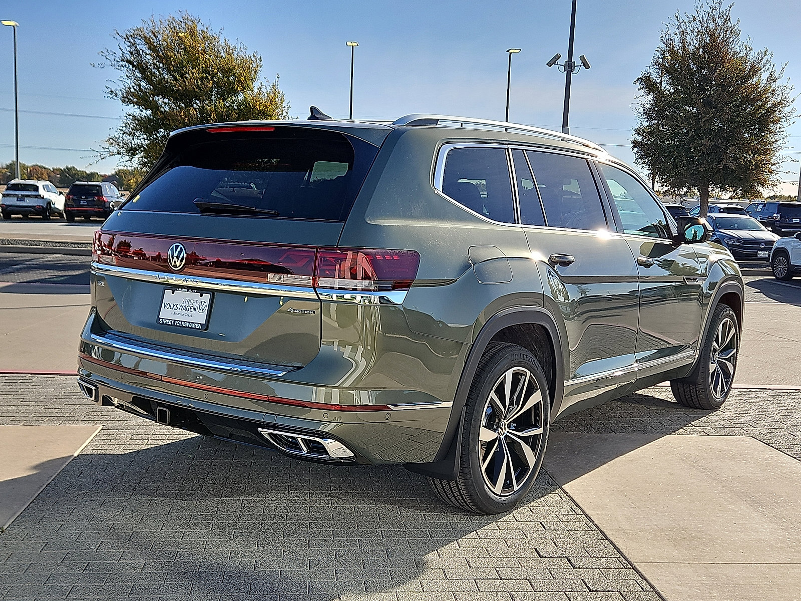 New 2026 Volkswagen Atlas SEL Premium R-Line image 4