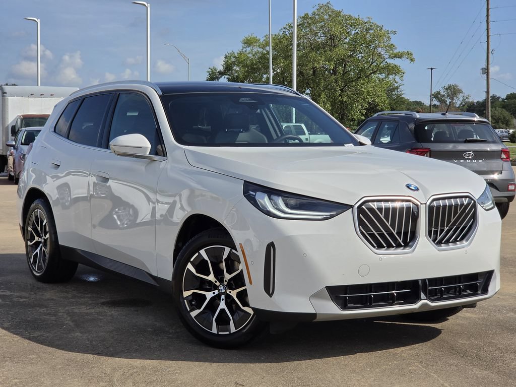 Used 2025 BMW X3 xDrive30i w/ Premium Package AWD/4WD image 2