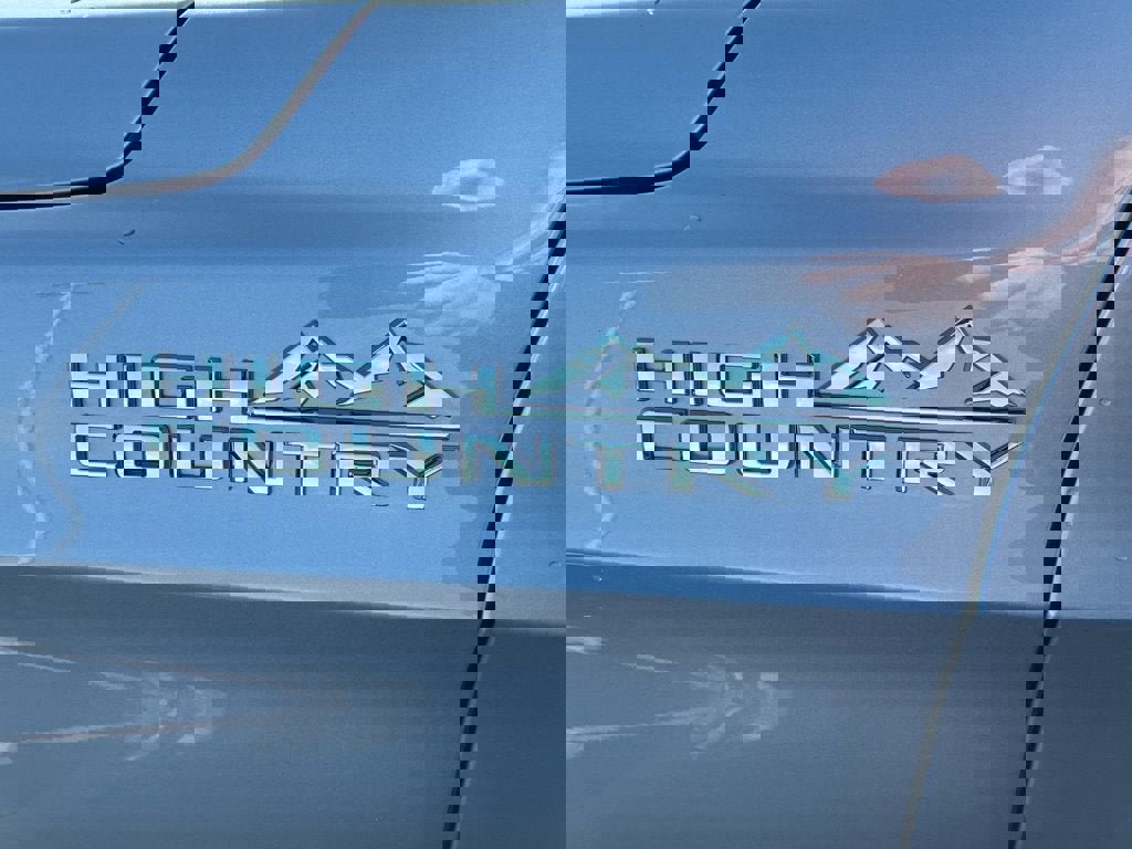 New 2026 Chevrolet Suburban High Country image 44