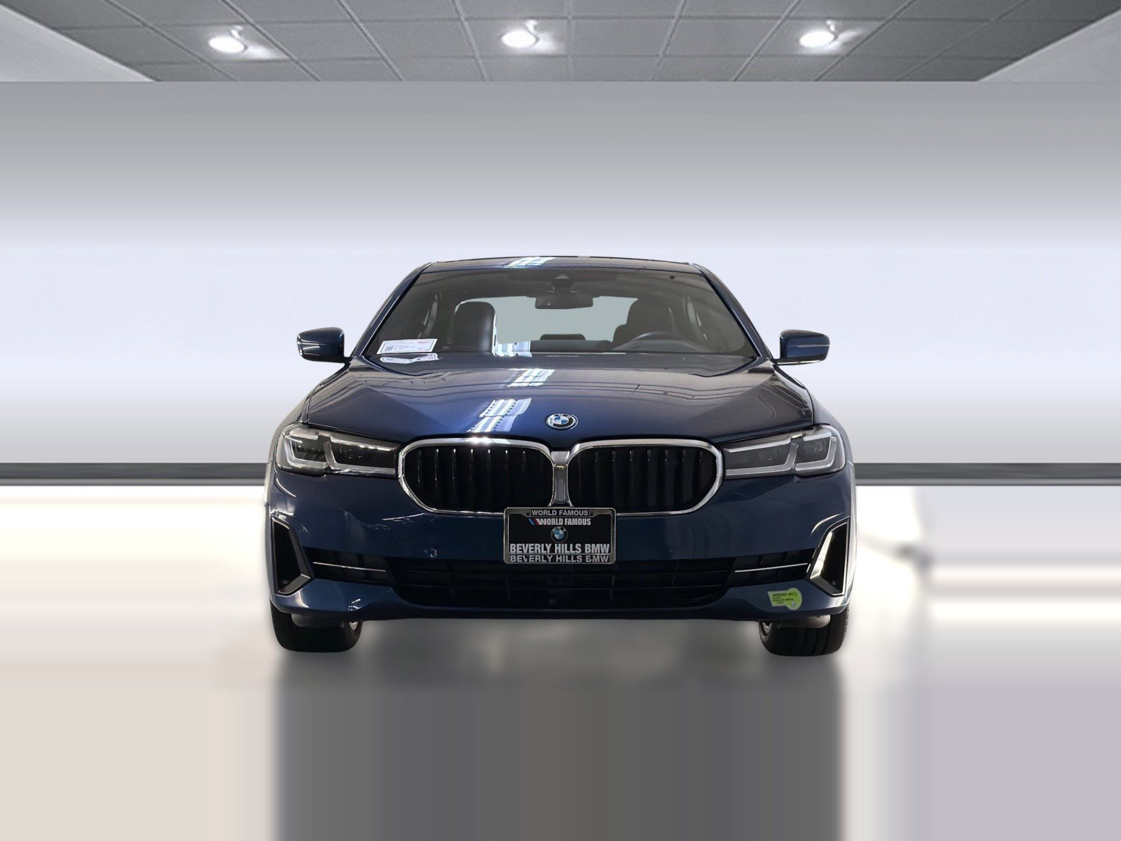 Used 2023 BMW 530e w/ Premium Package image 5