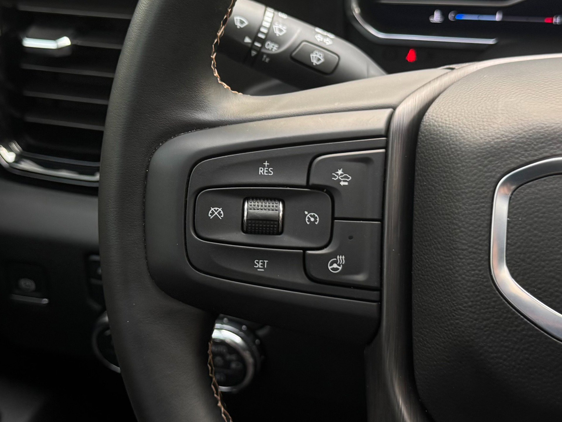 Used 2024 GMC Sierra 2500 AT4 w/ AT4 Preferred Package image 60