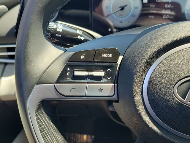 Used 2025 Hyundai Elantra Limited image 7