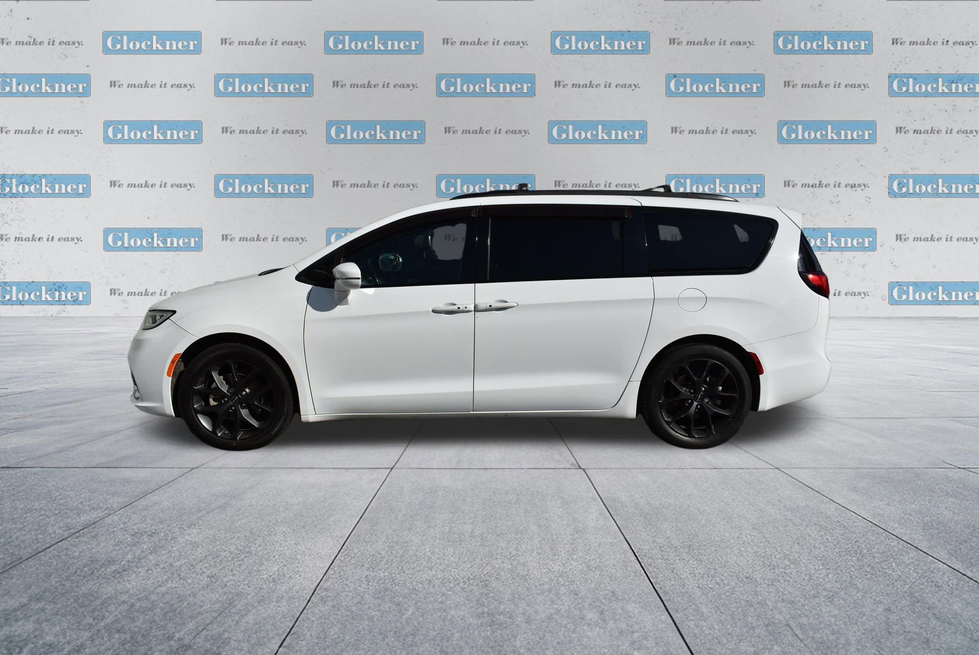 Used 2021 Chrysler Pacifica Touring-L w/ S Appearance Package FWD image 13