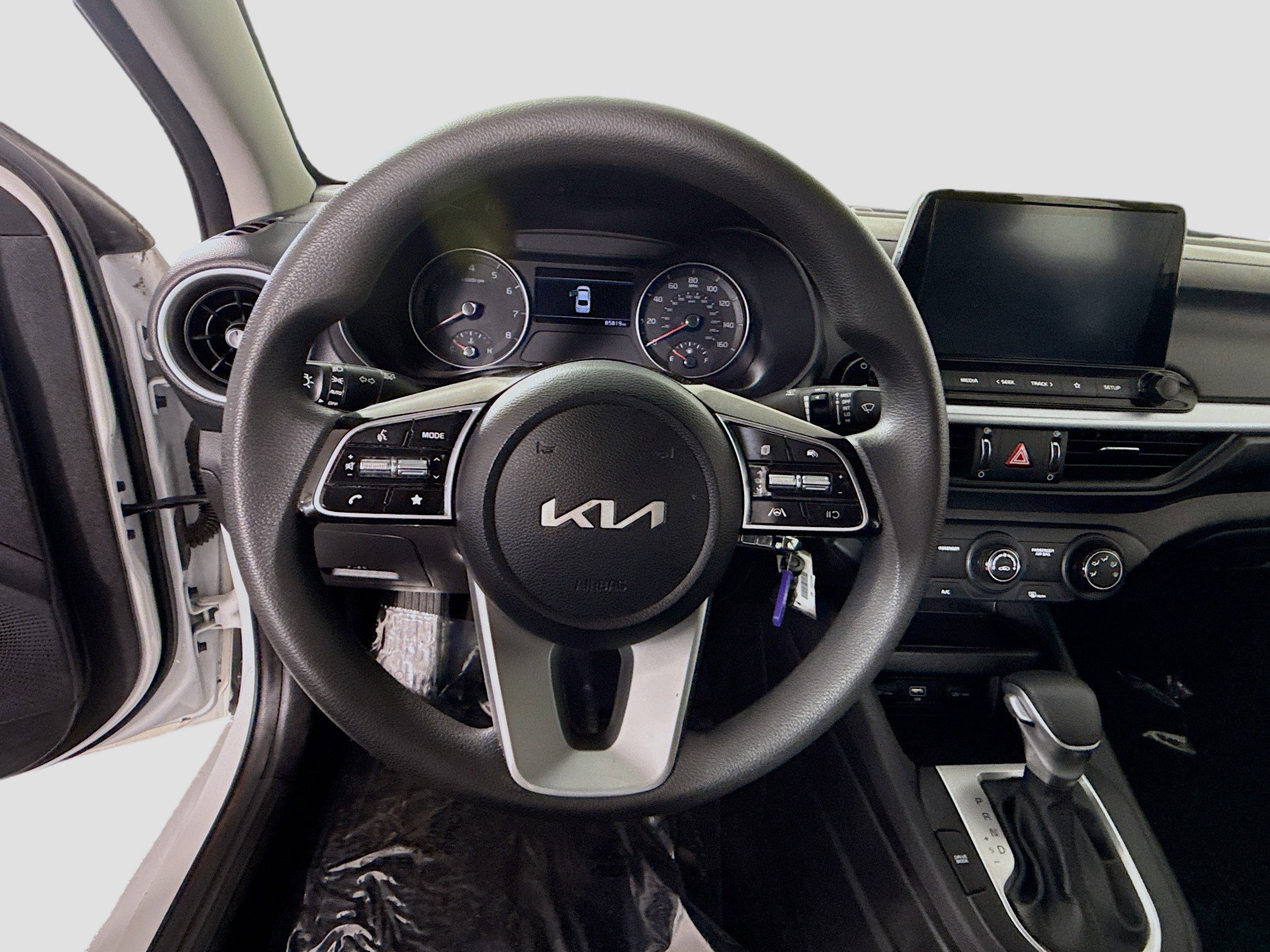 Used 2023 Kia Forte LX image 13