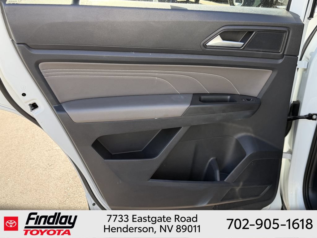 Used 2023 Volkswagen Atlas Cross Sport SE FWD image 18
