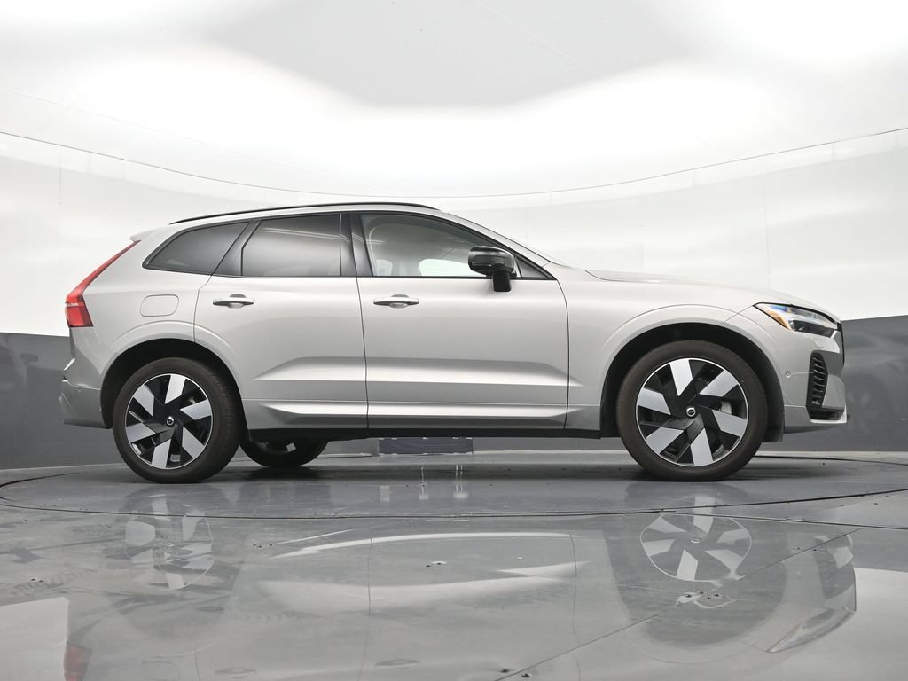 Used 2024 Volvo XC60 T8 Ultimate w/ Protection Package Premier AWD/4WD image 28