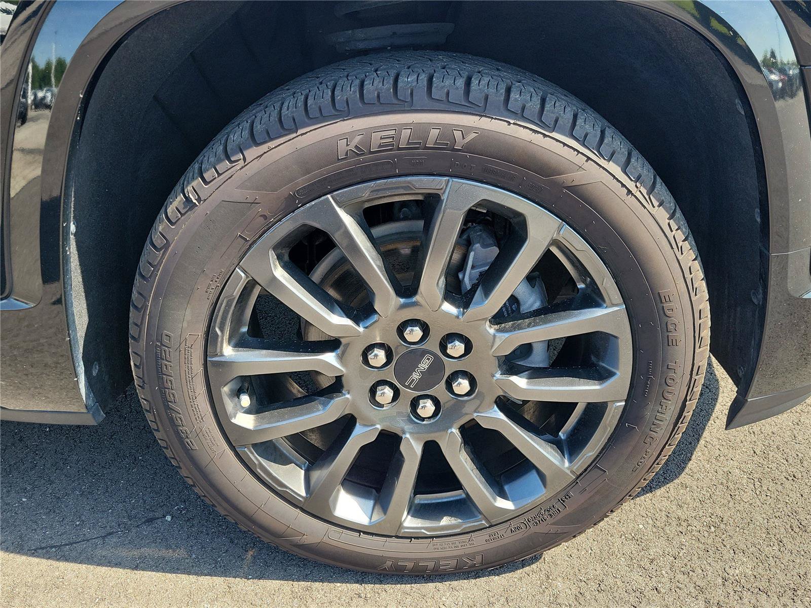 Used 2023 GMC Acadia Denali w/ Black Diamond Edition FWD image 5