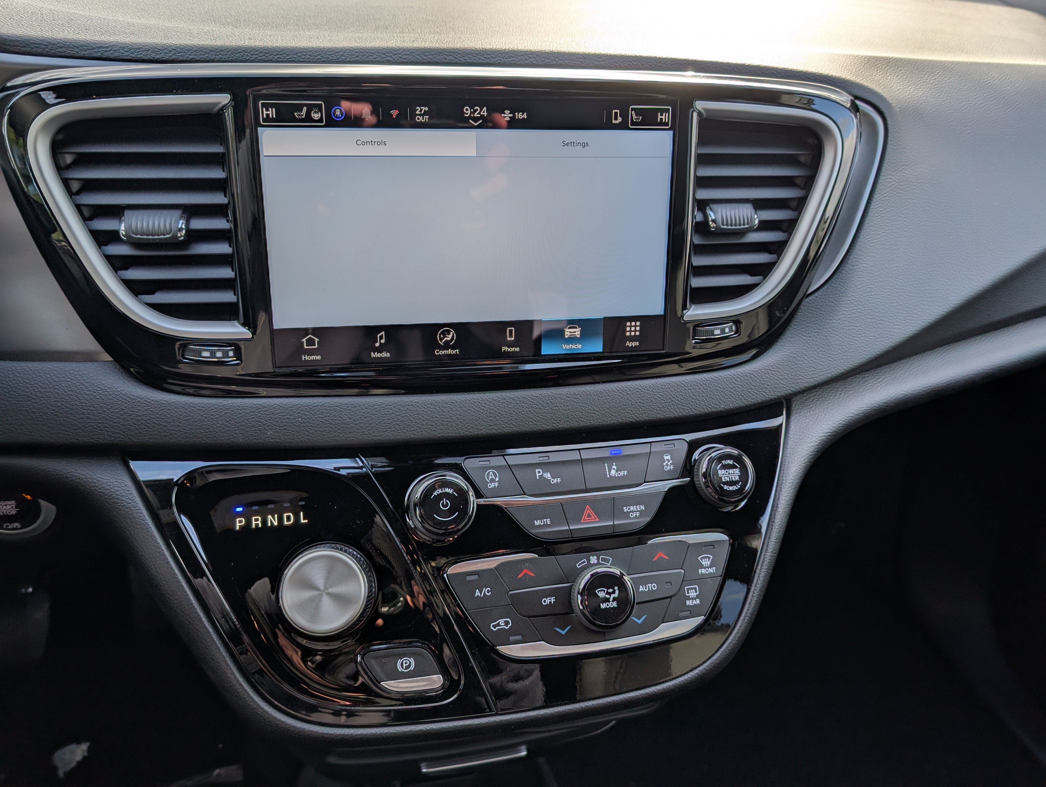 New 2026 Chrysler Voyager LX FWD image 27