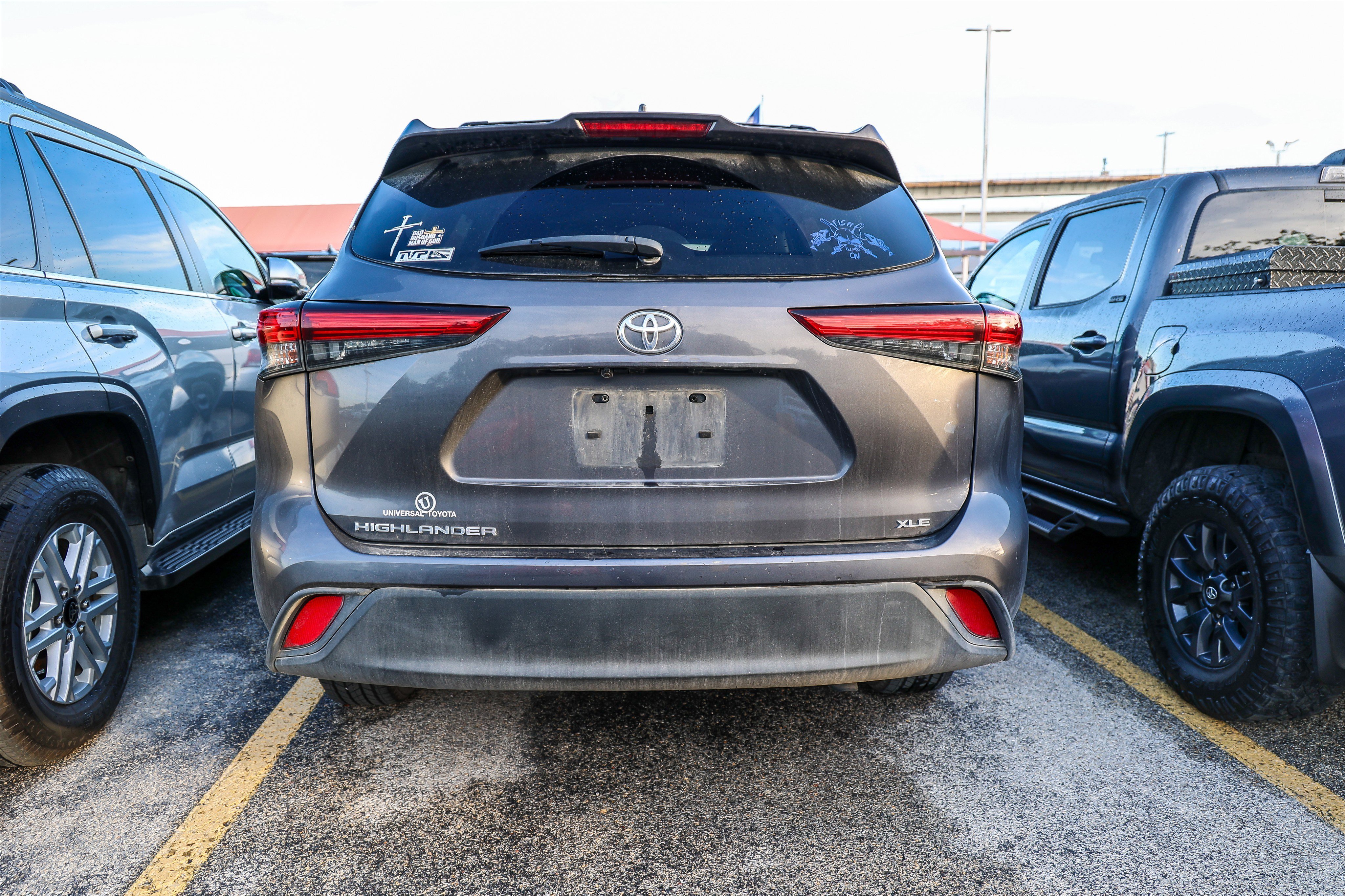 Used 2021 Toyota Highlander XLE FWD image 6