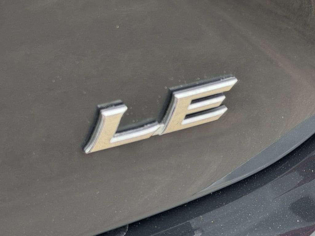Used 2025 Toyota Camry LE FWD image 11