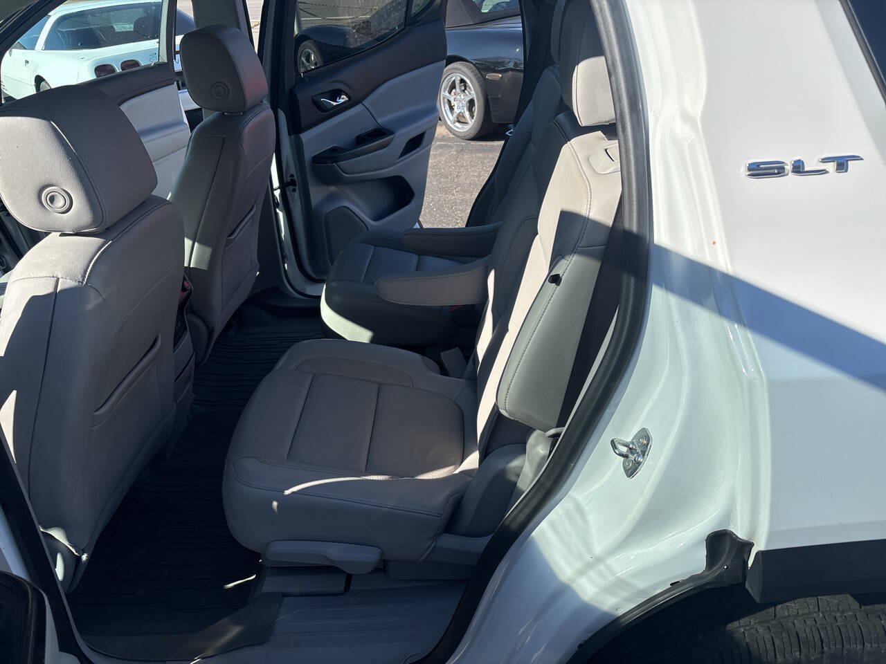 Used 2020 GMC Acadia SLT AWD/4WD image 17
