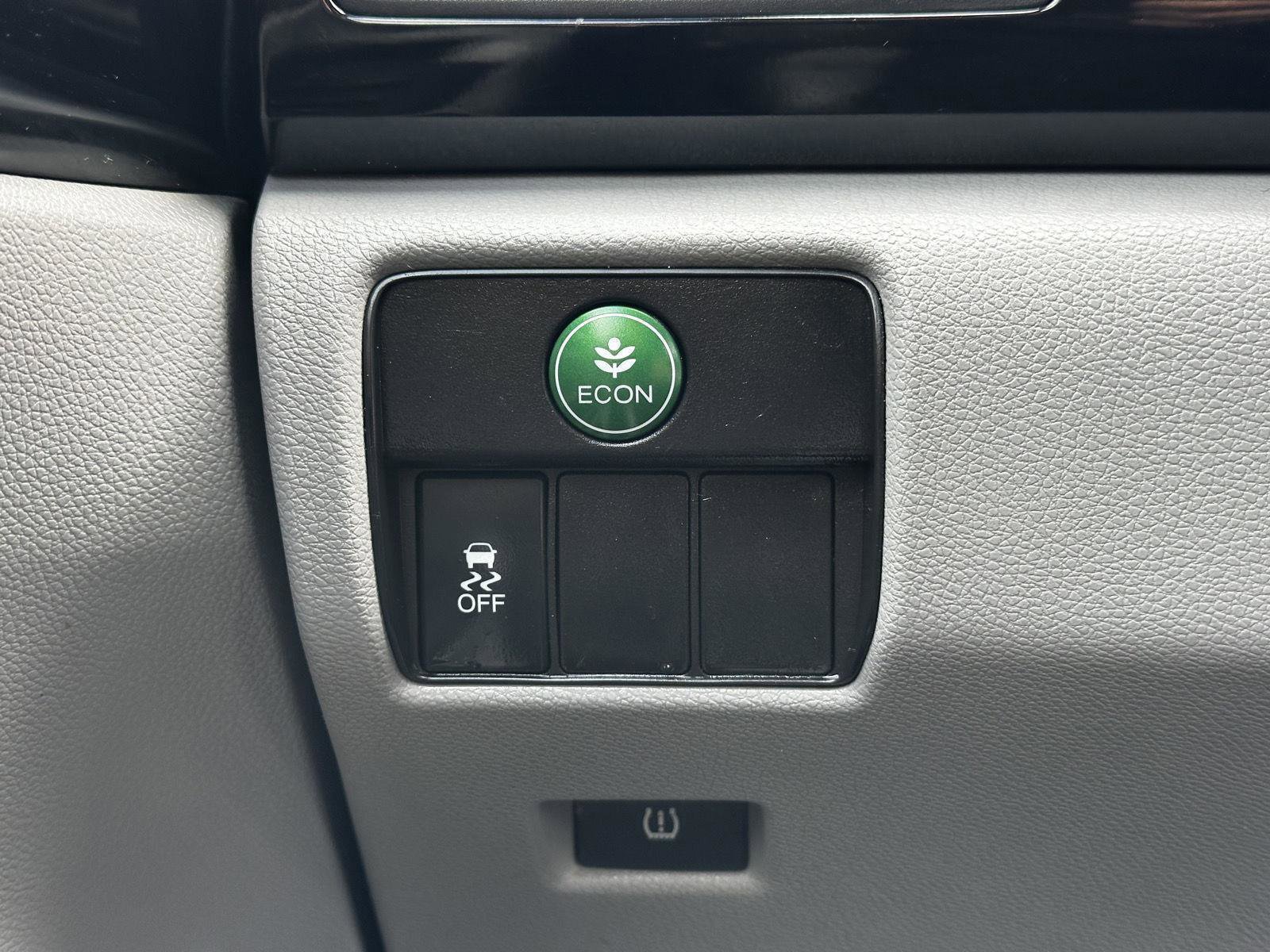Certified 2017 Honda Accord LX image 22