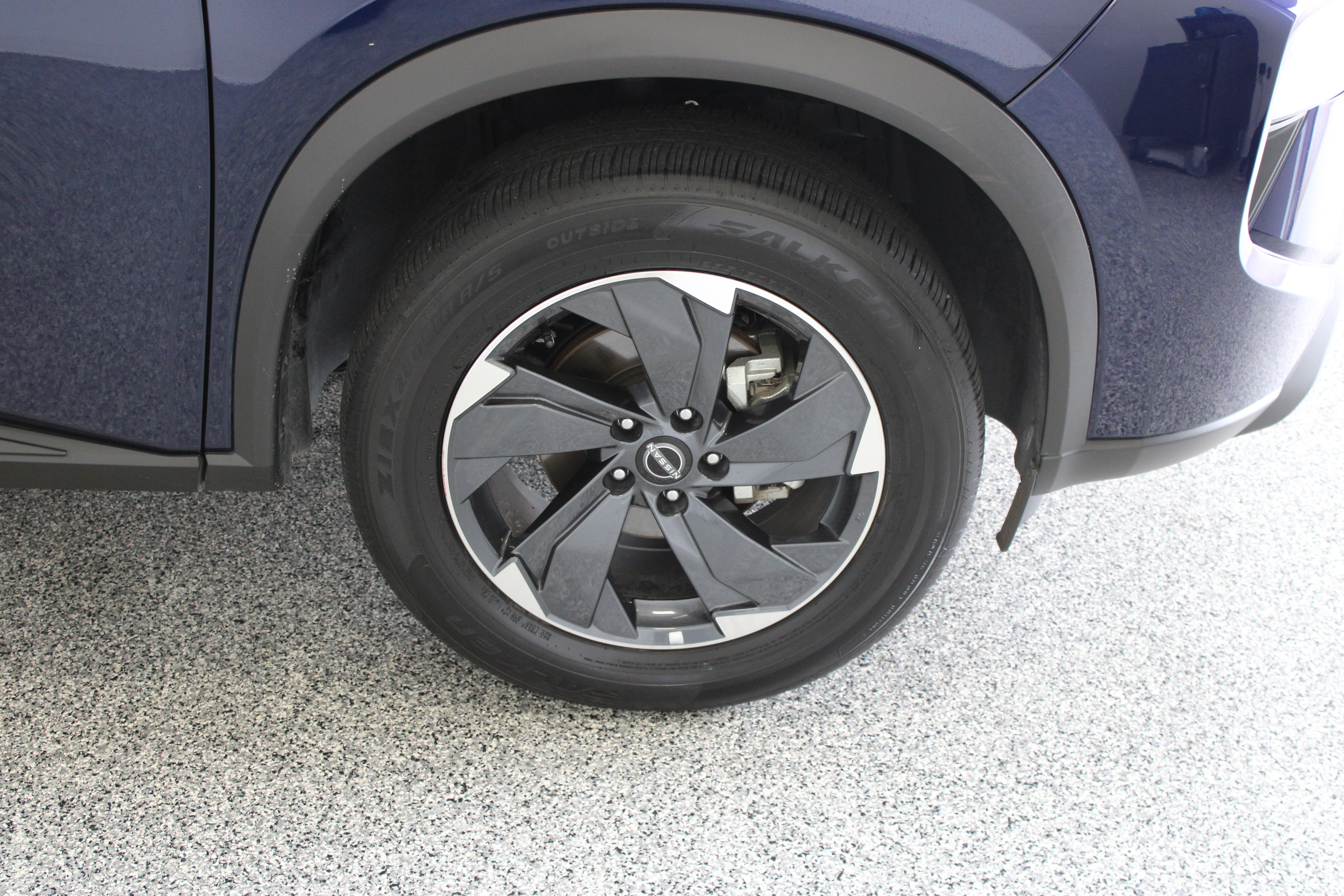 Used 2025 Nissan Rogue SV FWD image 5