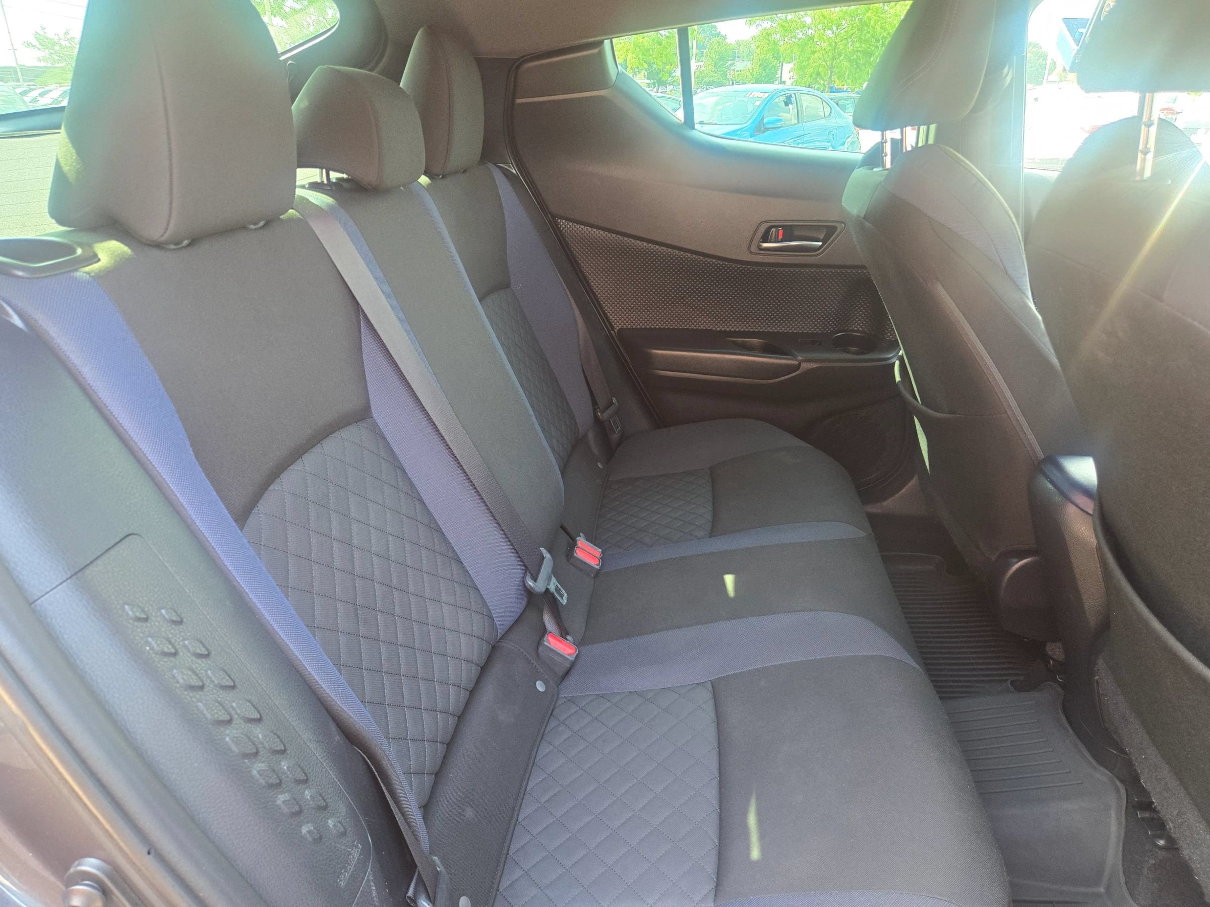 Used 2021 Toyota C-HR XLE FWD image 8