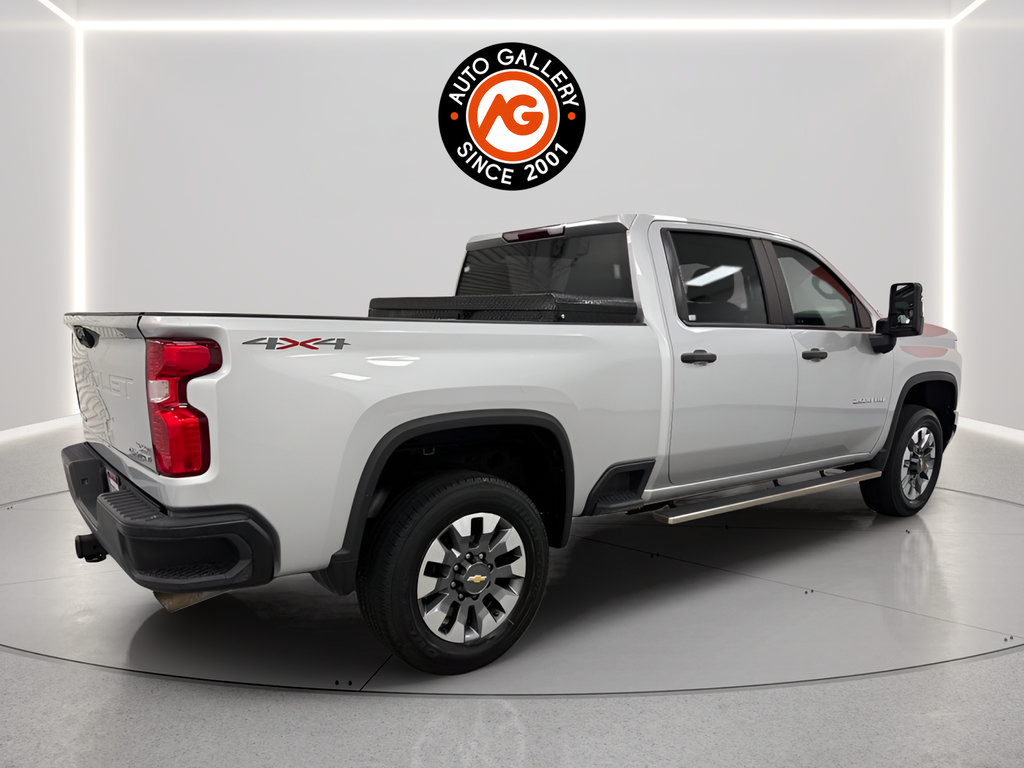 Used 2022 Chevrolet Silverado 2500 Custom w/ Custom Value Package AWD/4WD image 3