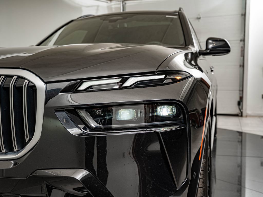 Used 2025 BMW X7 xDrive40i w/ M Sport Package AWD/4WD image 13