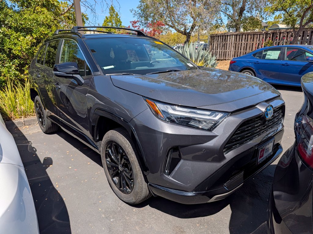 Used 2024 Toyota RAV4 XSE w/ Advanced Technology Package AWD/4WD image 4