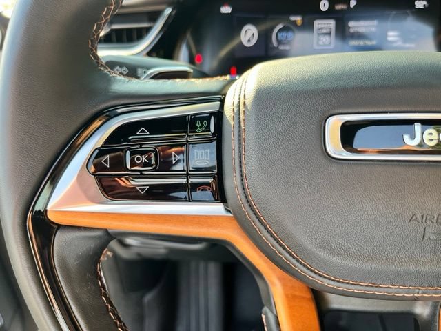 Certified 2025 Jeep Grand Cherokee Summit AWD/4WD image 36