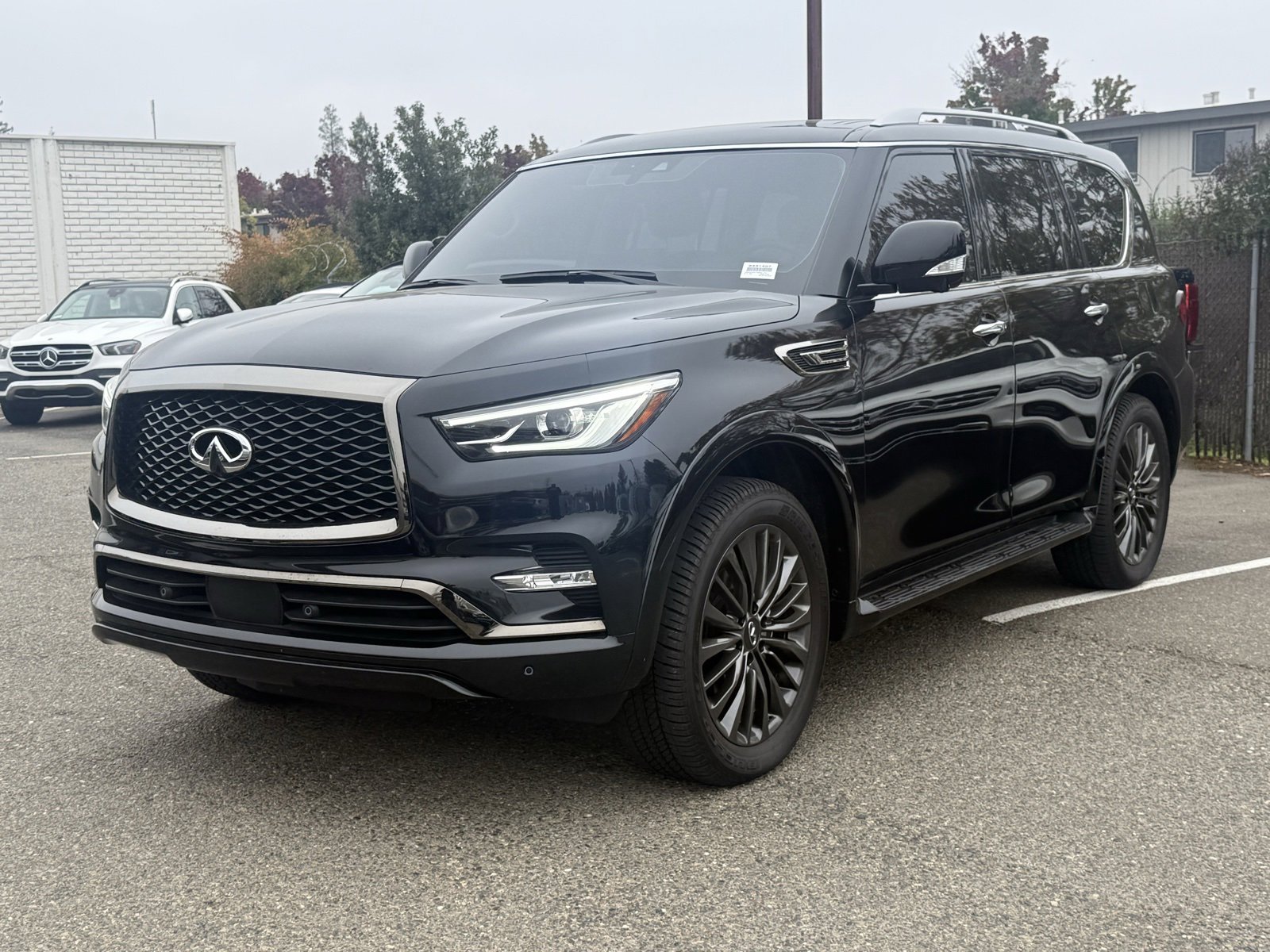 Used 2023 INFINITI QX80 Premium Select w/ Cargo Package image 1