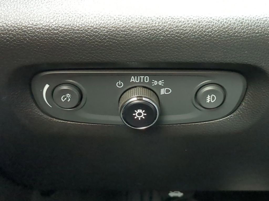 Used 2019 Chevrolet Traverse Premier w/ Redline Edition FWD image 21