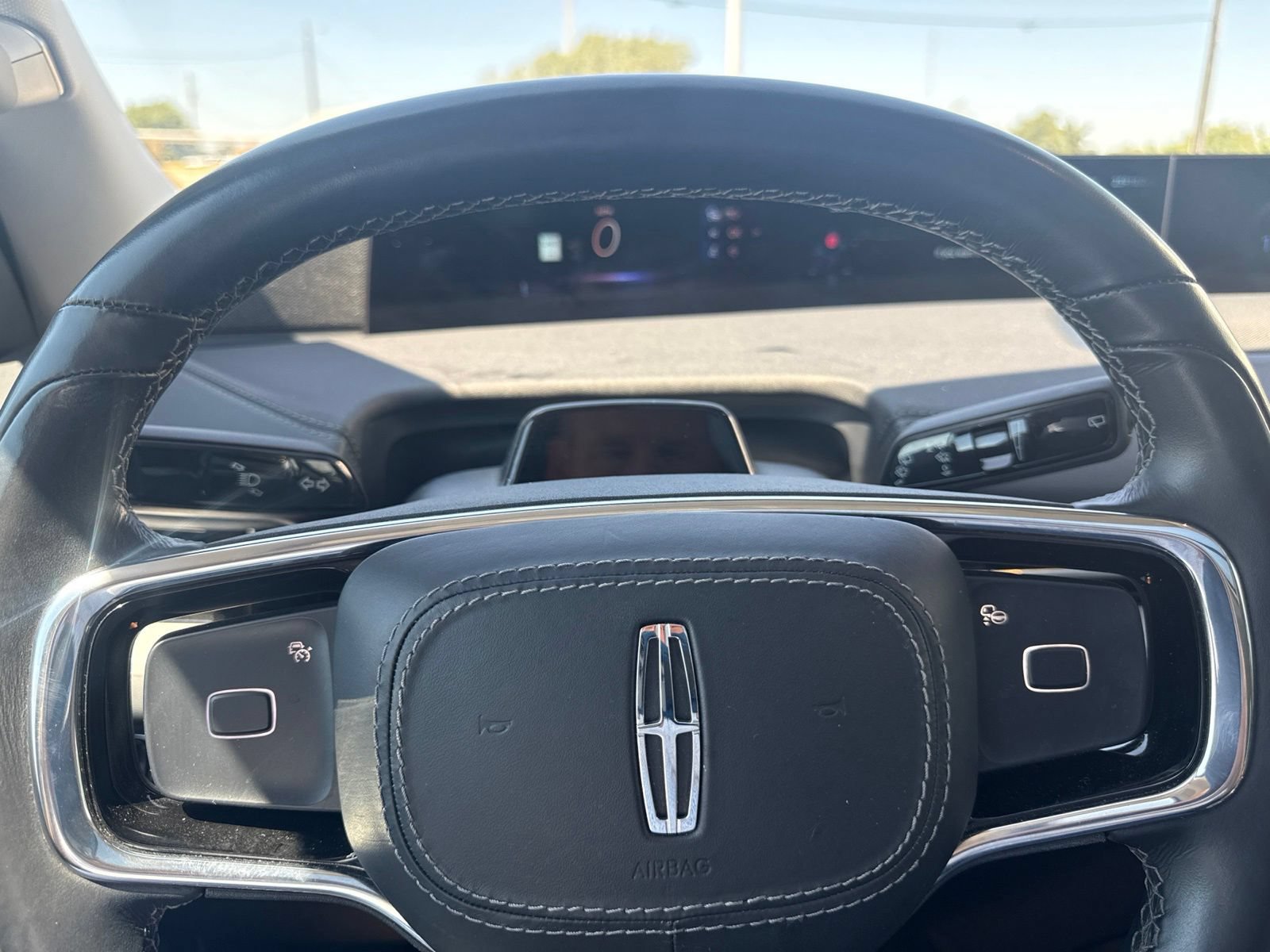 Used 2025 Lincoln Navigator L Reserve AWD/4WD image 13
