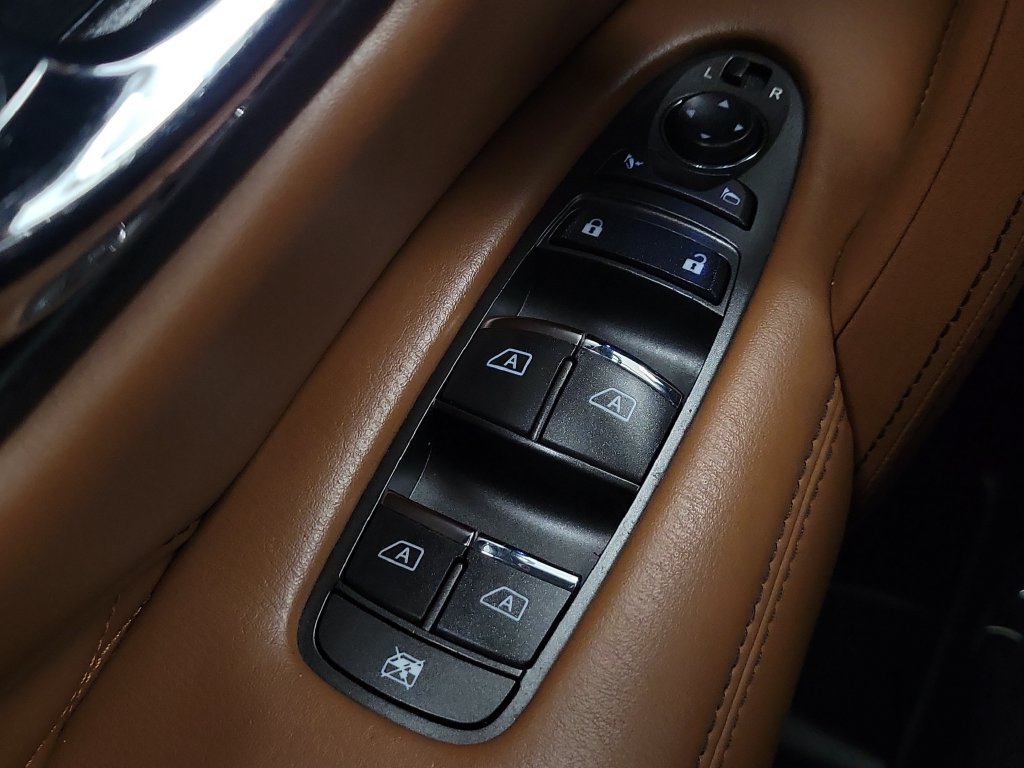 Used 2023 INFINITI QX80 Sensory w/ All-Season Package AWD/4WD image 16