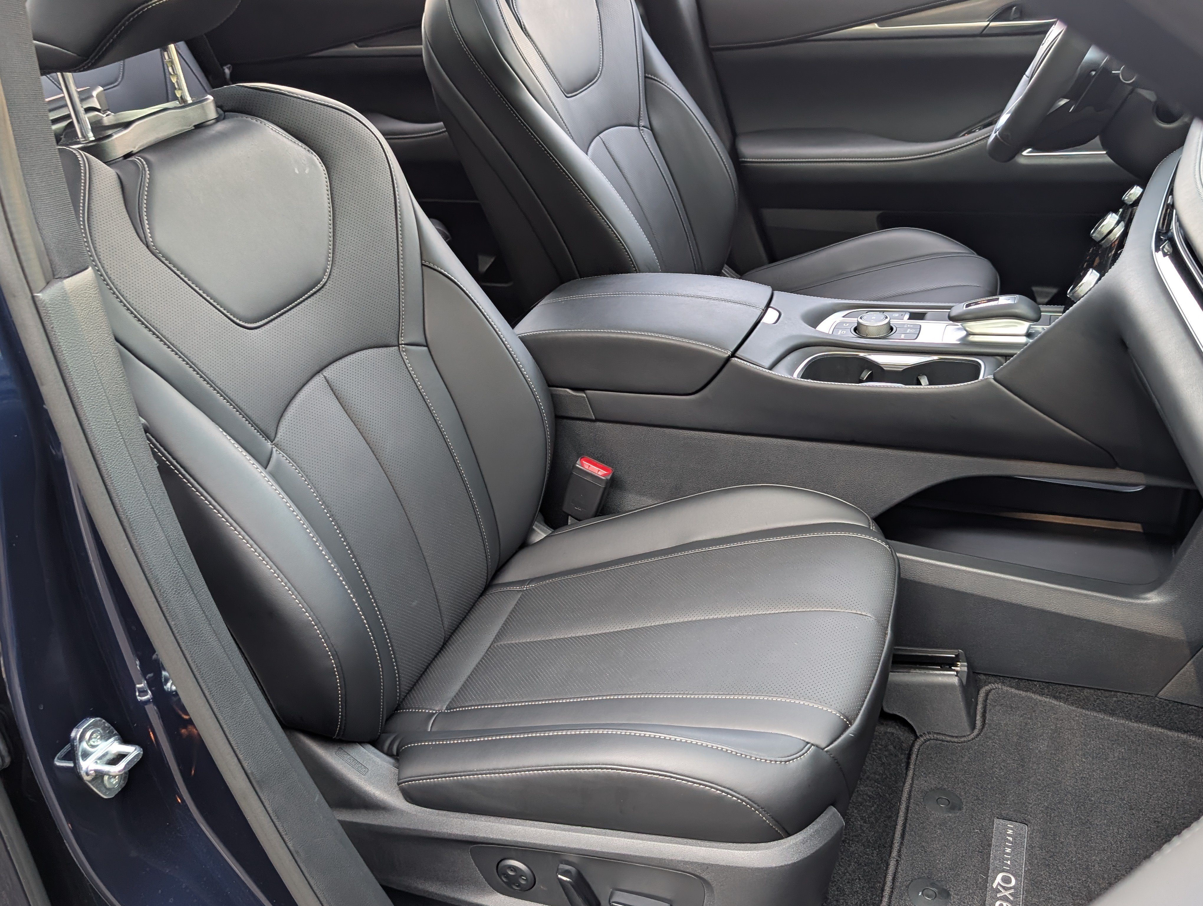 Used 2026 INFINITI QX60 Luxe w/ Family Package FWD image 24