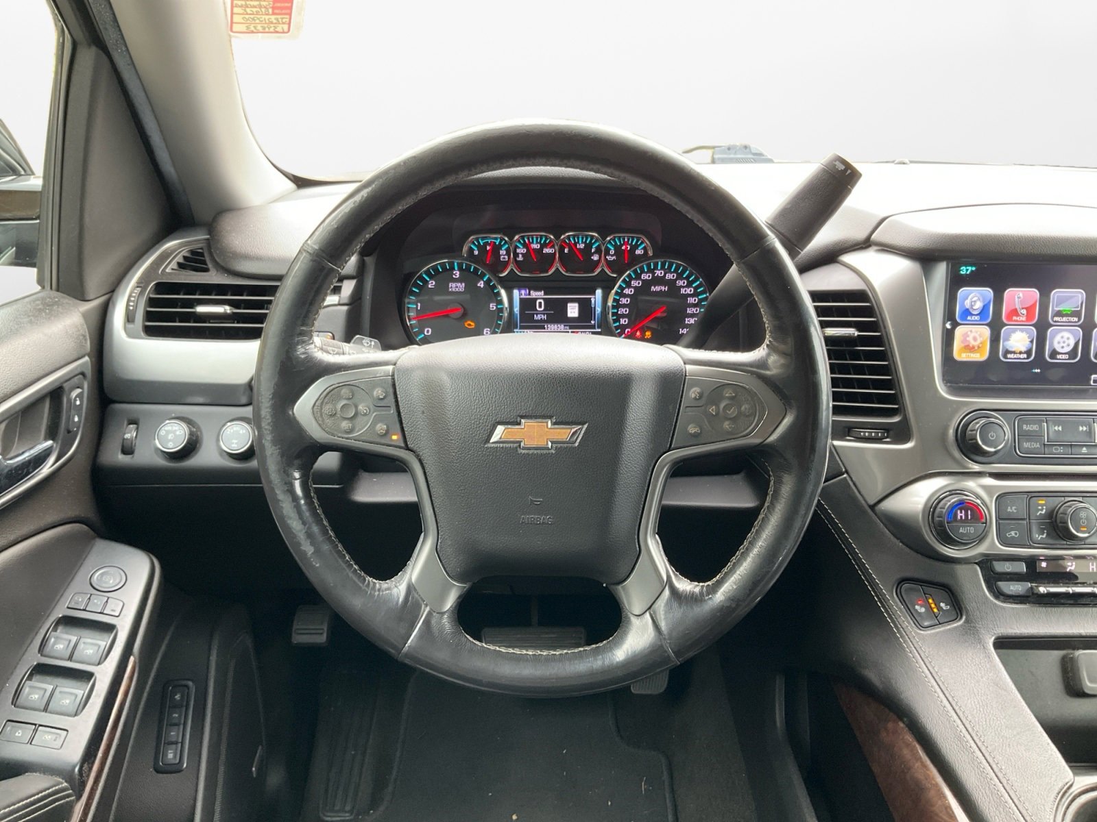 Used 2018 Chevrolet Suburban LT image 12