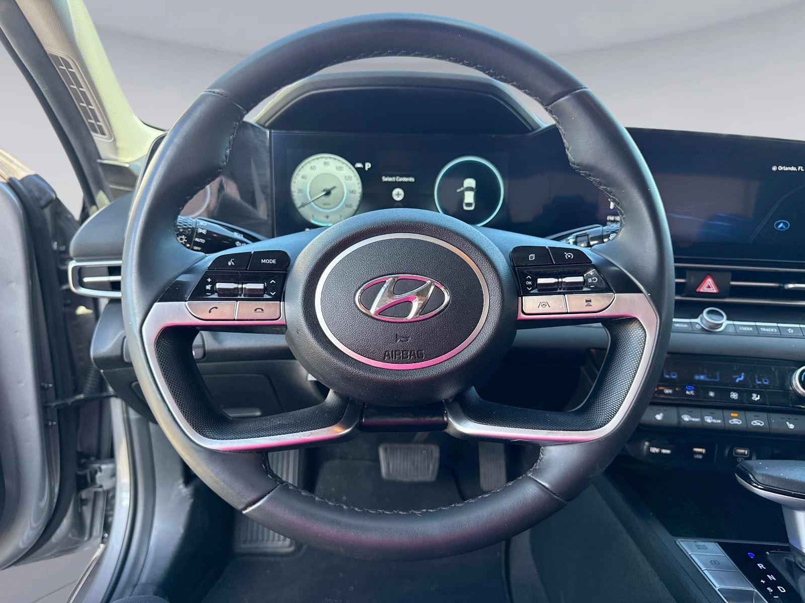 Used 2023 Hyundai Elantra SEL w/ Convenience Package image 25