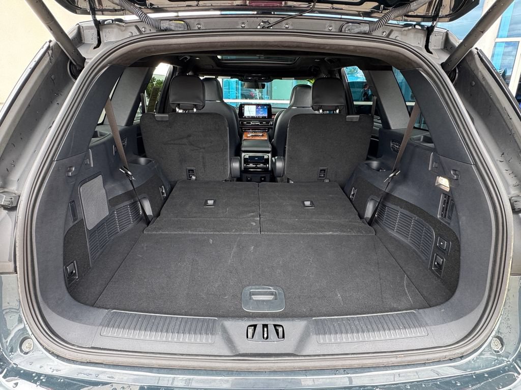 Used 2025 Lincoln Aviator Black Label AWD/4WD image 36