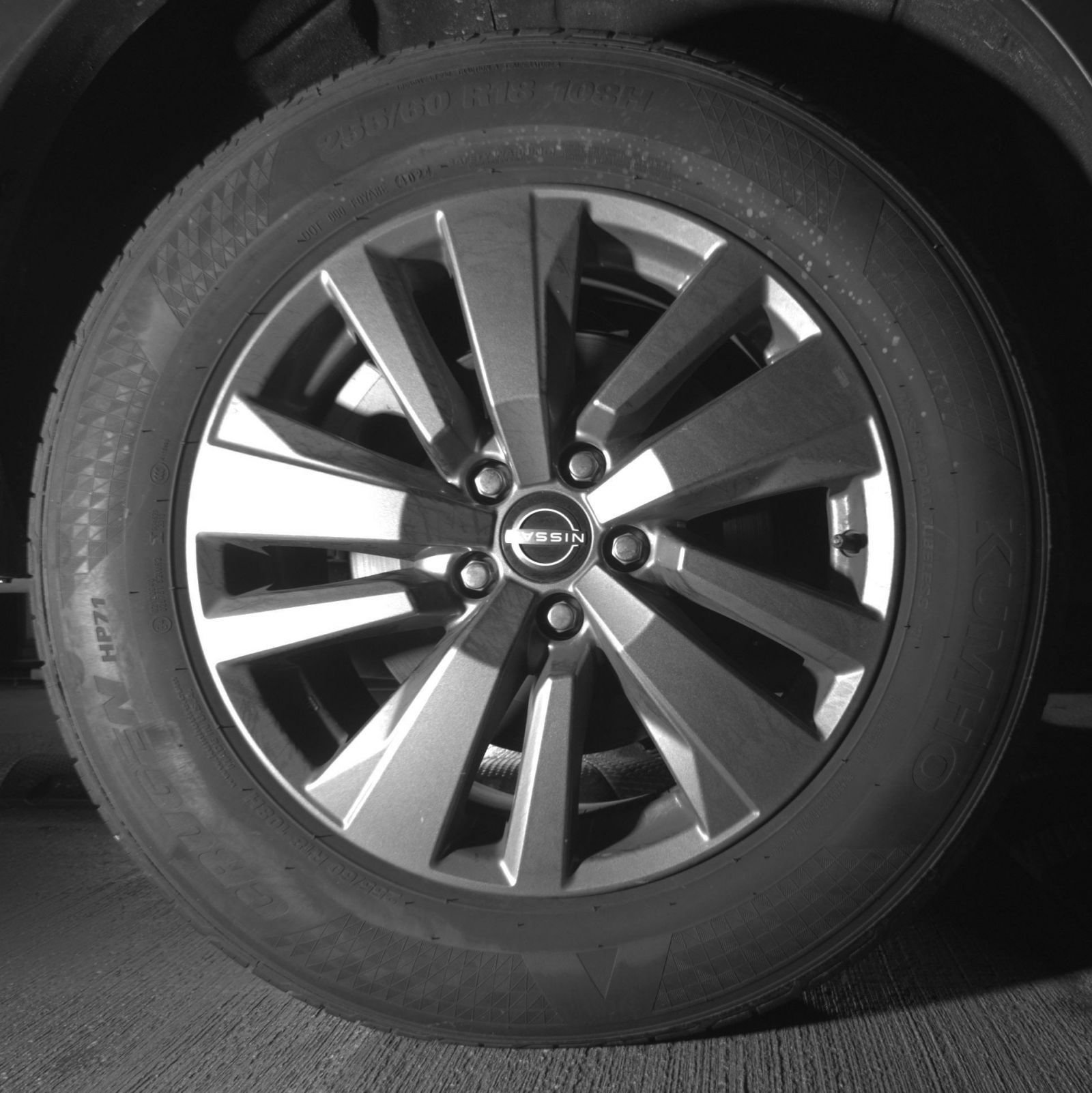 Used 2025 Nissan Pathfinder SV AWD/4WD image 28