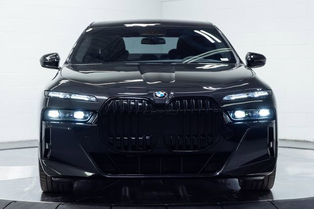 Certified 2023 BMW 760i xDrive w/ Executive Package AWD/4WD image 5