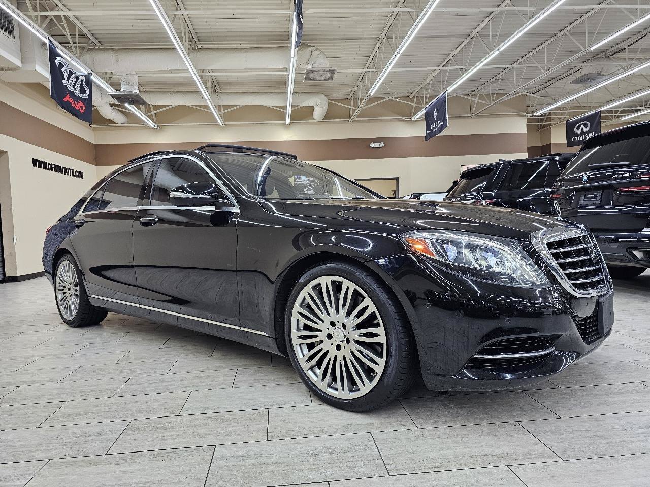 Used 2017 Mercedes-Benz S 550 Sedan image 5