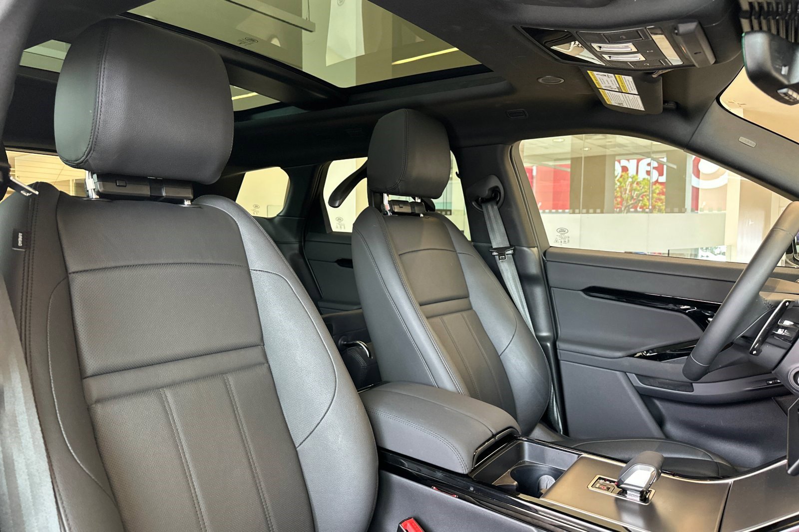 Used 2026 Land Rover Range Rover Evoque S image 30