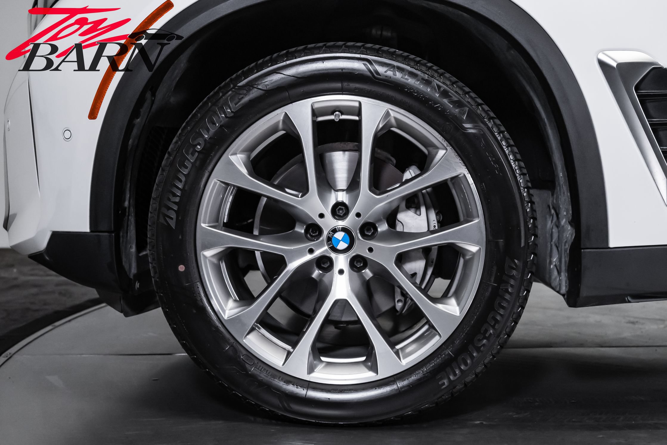 Used 2025 BMW X5 xDrive40i w/ Climate Comfort Package AWD/4WD image 16