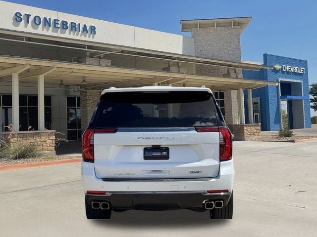 Used 2026 GMC Yukon Denali Ultimate AWD/4WD image 6