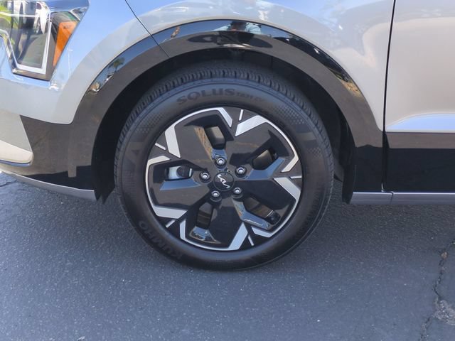 Certified 2024 Kia Niro Wind FWD image 11