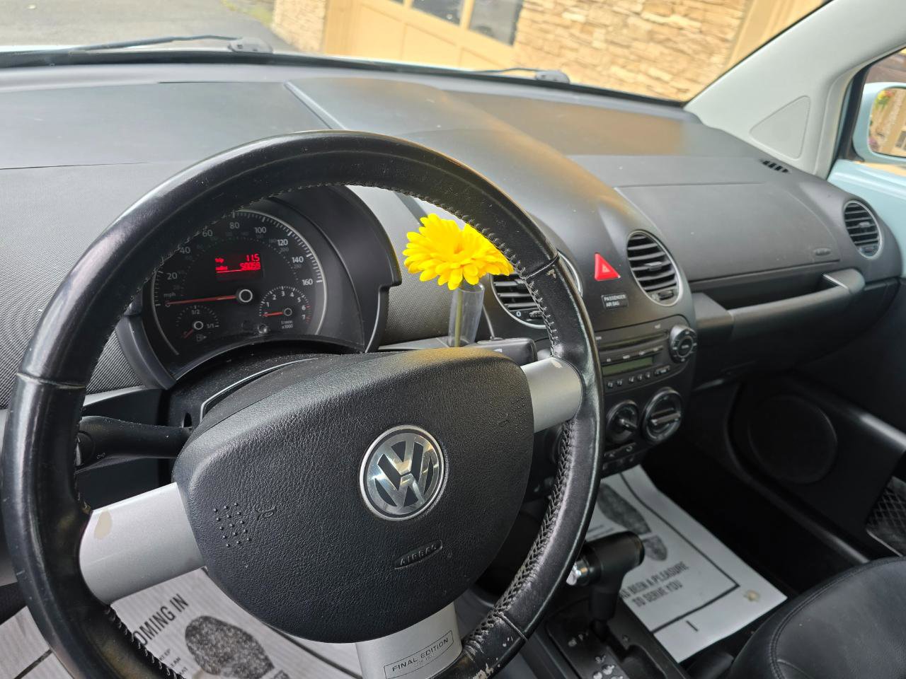 Used 2010 Volkswagen Beetle Final Edition FWD image 15