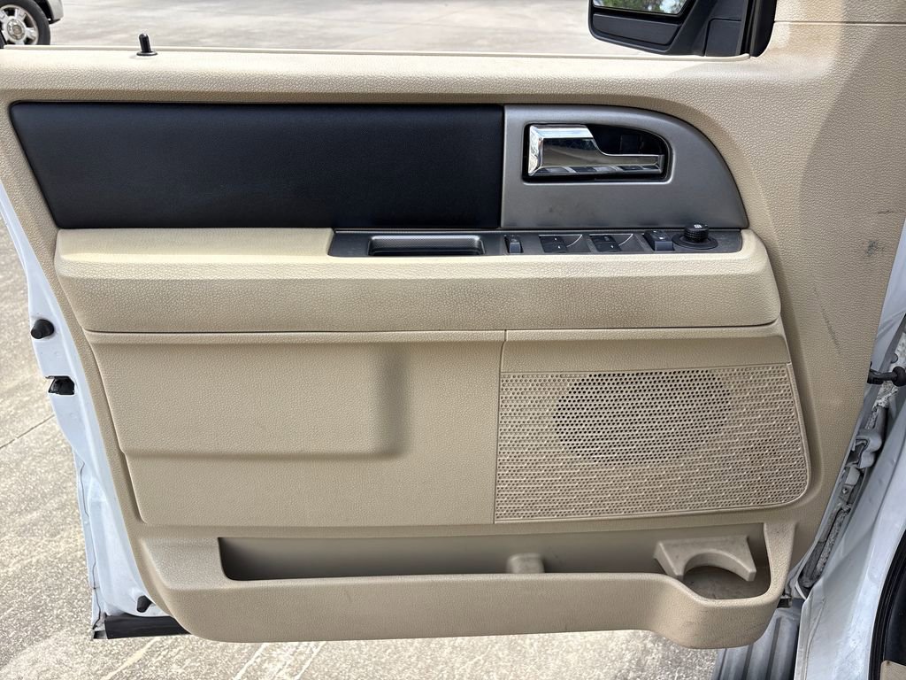 Used 2015 Ford Expedition EL XLT image 16